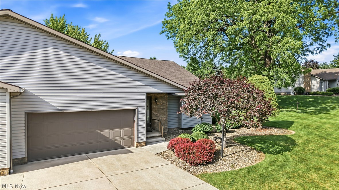 2160 Whispering Meadows Warren OH 44484