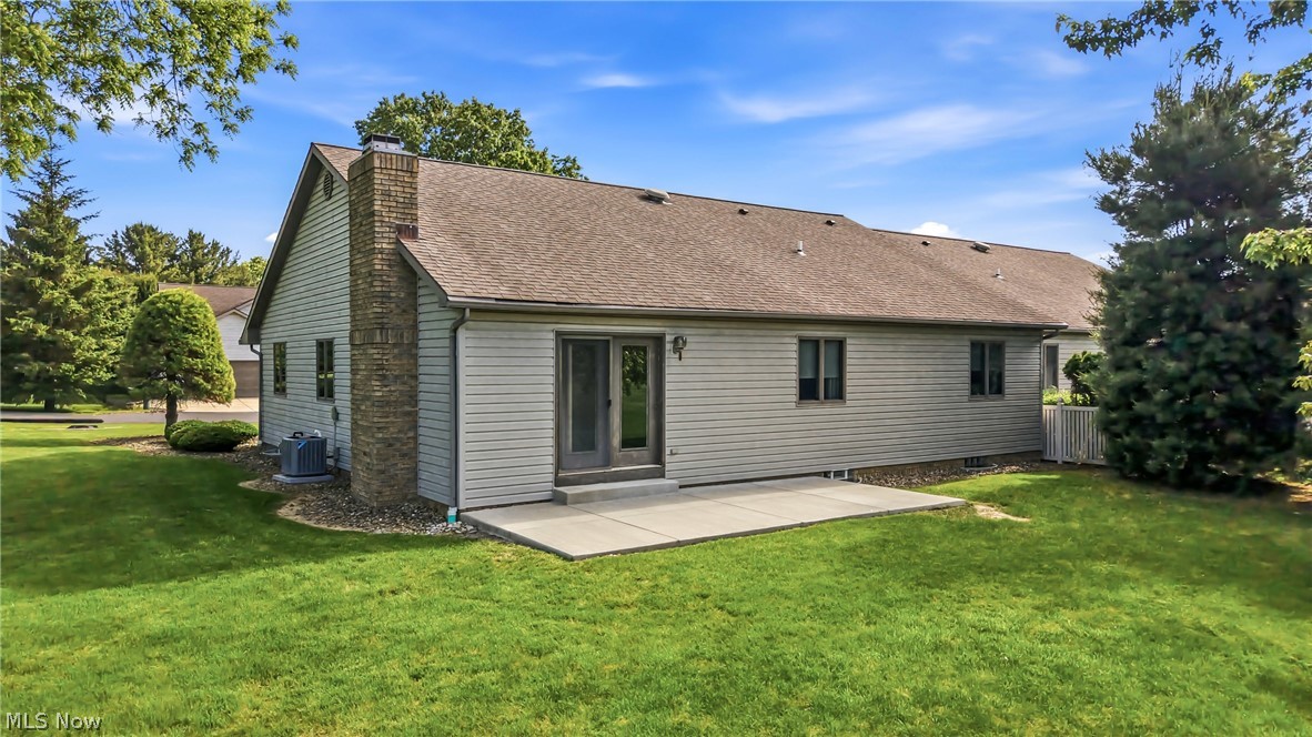 2160 Whispering Meadows Warren OH 44484
