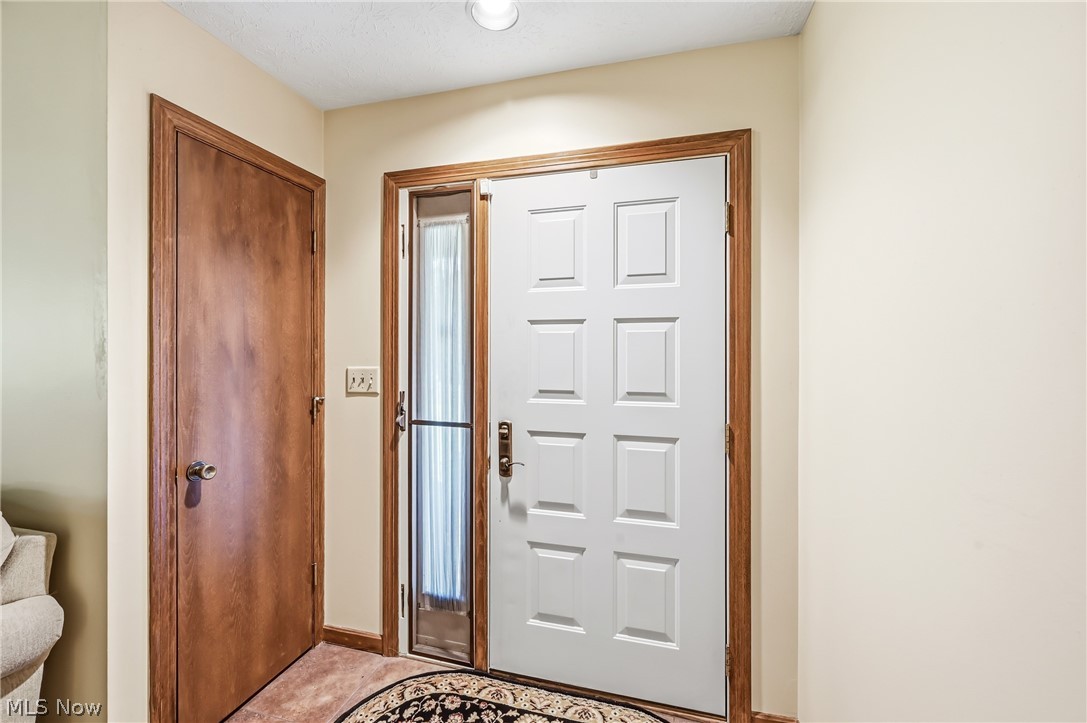 2160 Whispering Meadows Warren OH 44484