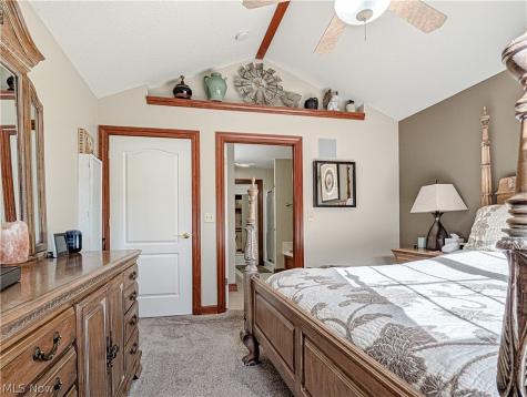 1202 Saint Abigail Street SW Hartville OH 44632