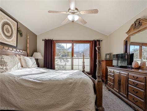 1202 Saint Abigail Street SW Hartville OH 44632