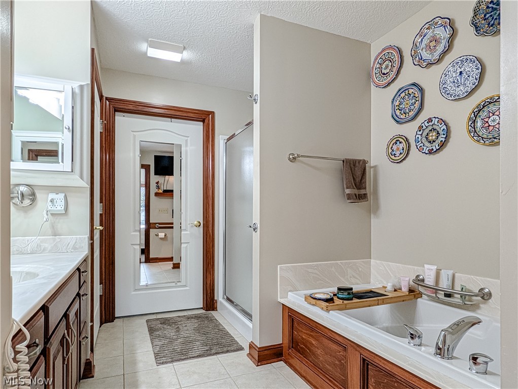 1202 Saint Abigail Street SW Hartville OH 44632