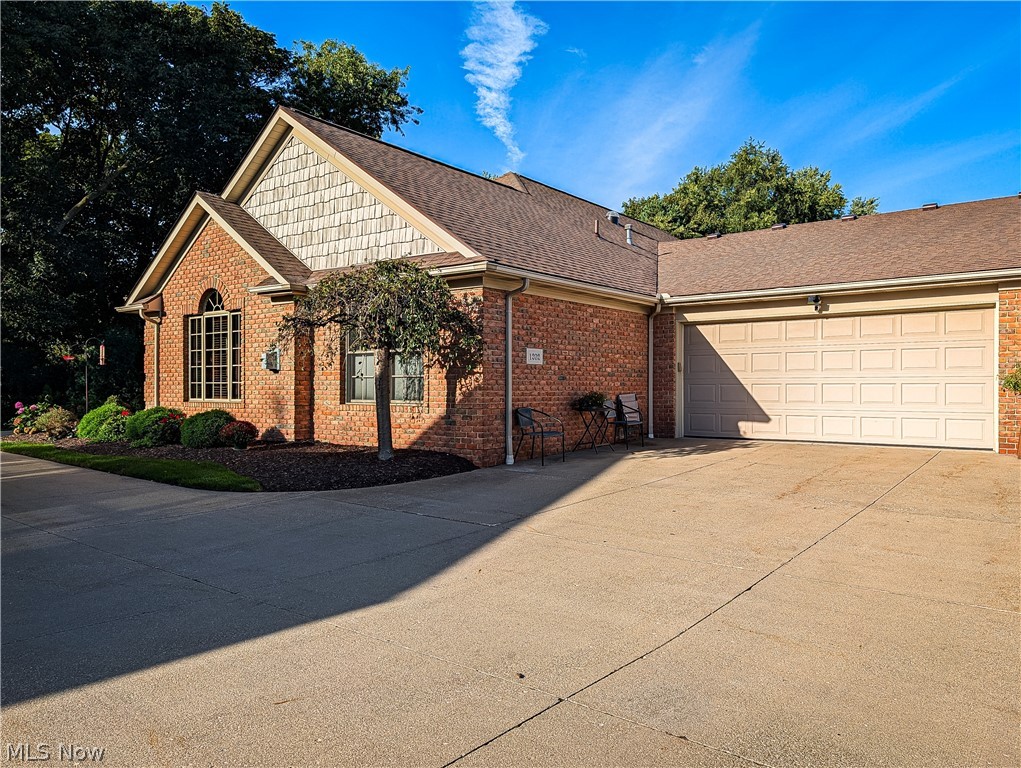 1202 Saint Abigail Street SW Hartville OH 44632