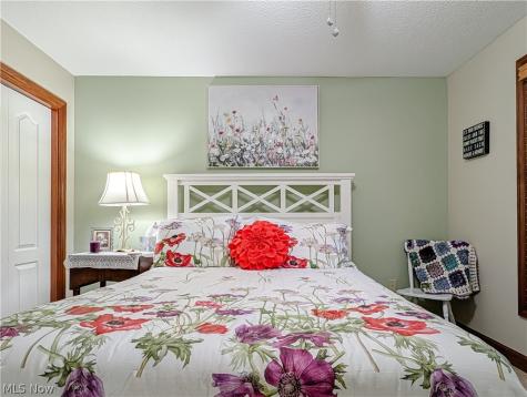 1202 Saint Abigail Street SW Hartville OH 44632