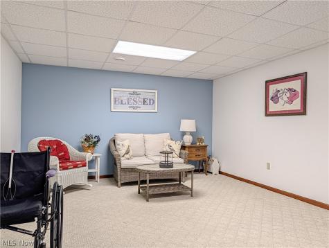 1202 Saint Abigail Street SW Hartville OH 44632
