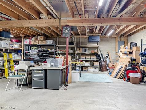 1202 Saint Abigail Street SW Hartville OH 44632