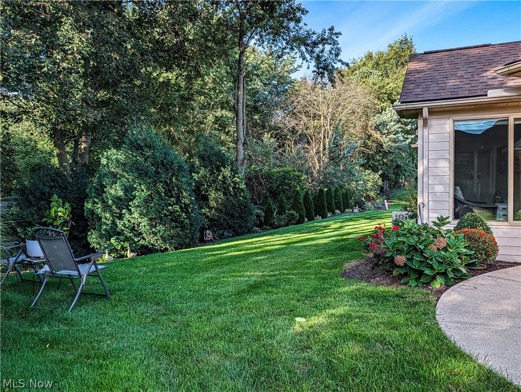 1202 Saint Abigail Street SW Hartville OH 44632