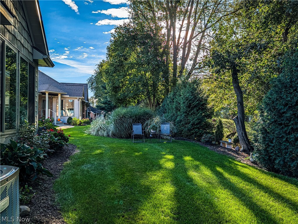 1202 Saint Abigail Street SW Hartville OH 44632