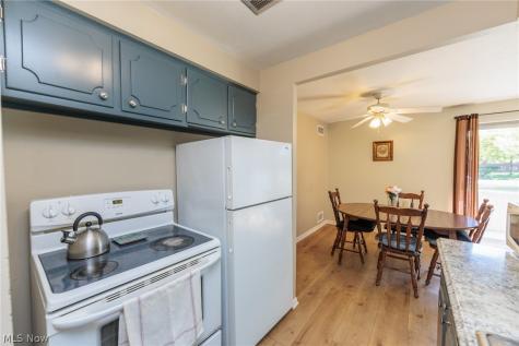 21841 River Oaks Drive Rocky River OH 44116