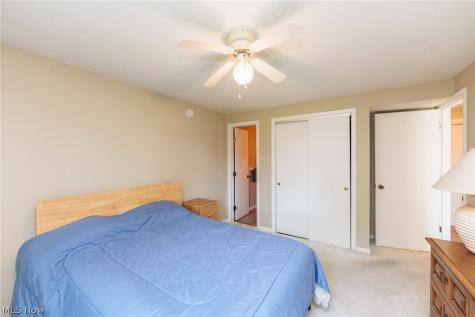21841 River Oaks Drive Rocky River OH 44116