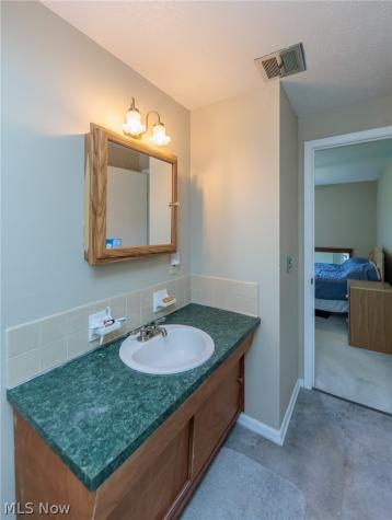 21841 River Oaks Drive Rocky River OH 44116