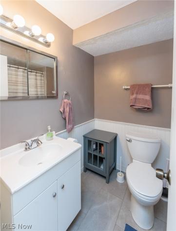 21841 River Oaks Drive Rocky River OH 44116