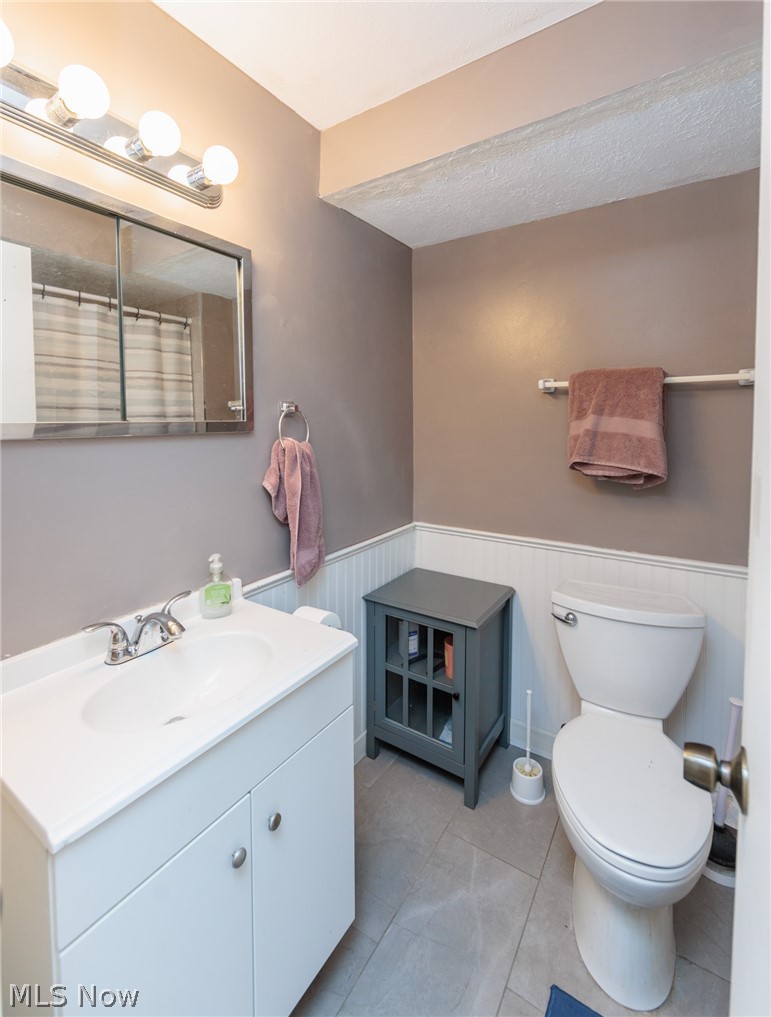 21841 River Oaks Drive Rocky River OH 44116
