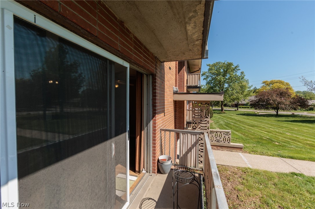 21841 River Oaks Drive Rocky River OH 44116