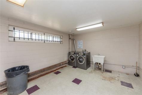 21841 River Oaks Drive Rocky River OH 44116