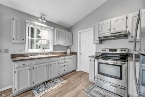 37057 N Doovy Street Avon OH 44011