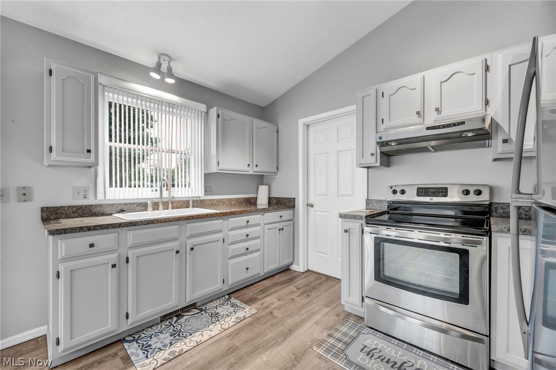37057 N Doovy Street Avon OH 44011