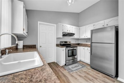 37057 N Doovy Street Avon OH 44011