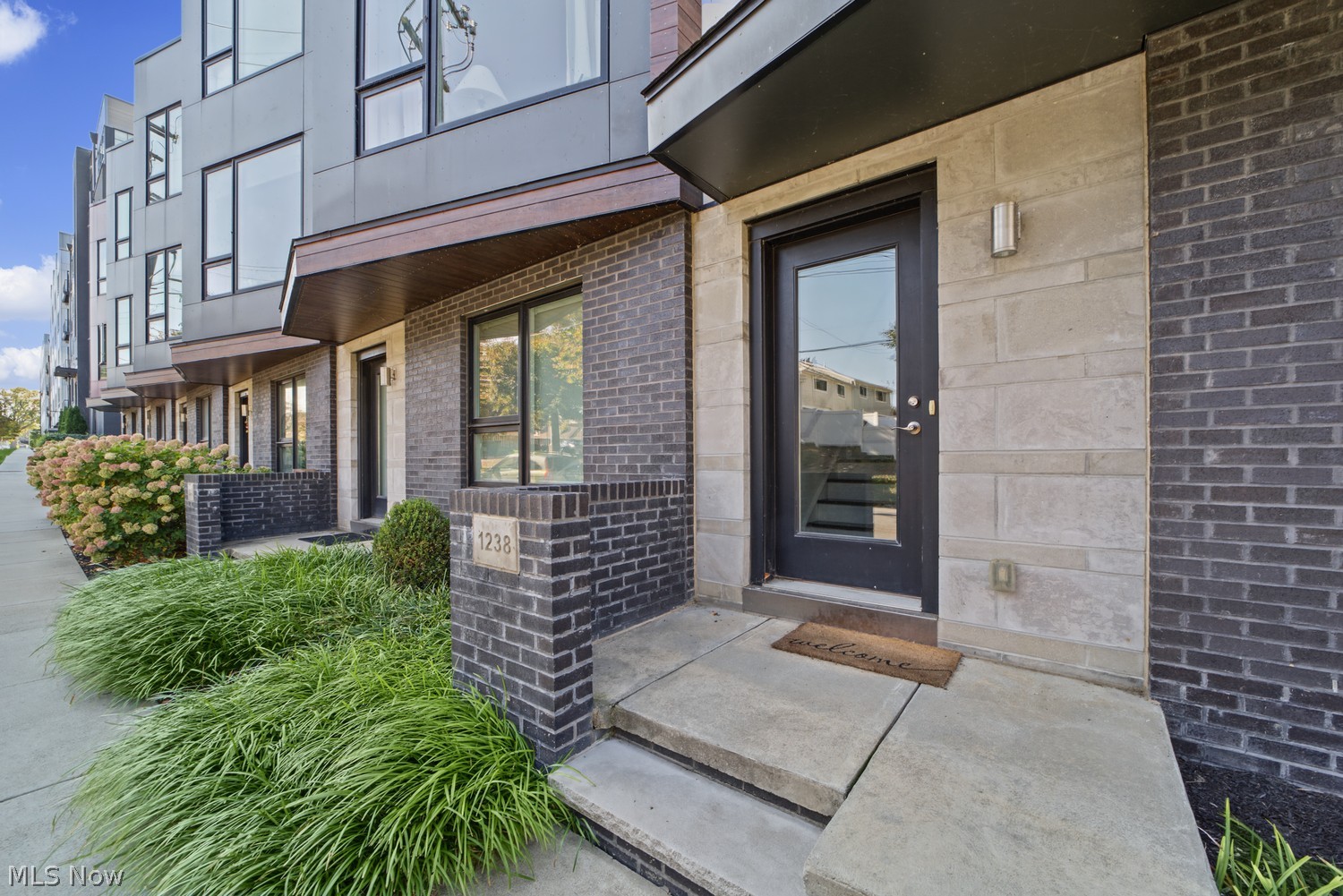 1238 W 70th Street Cleveland OH 44102