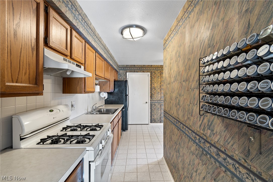 174 St. Clair Drive Akron OH 44307