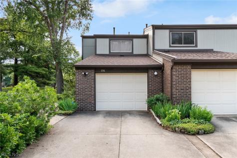 174 St. Clair Drive Akron OH 44307