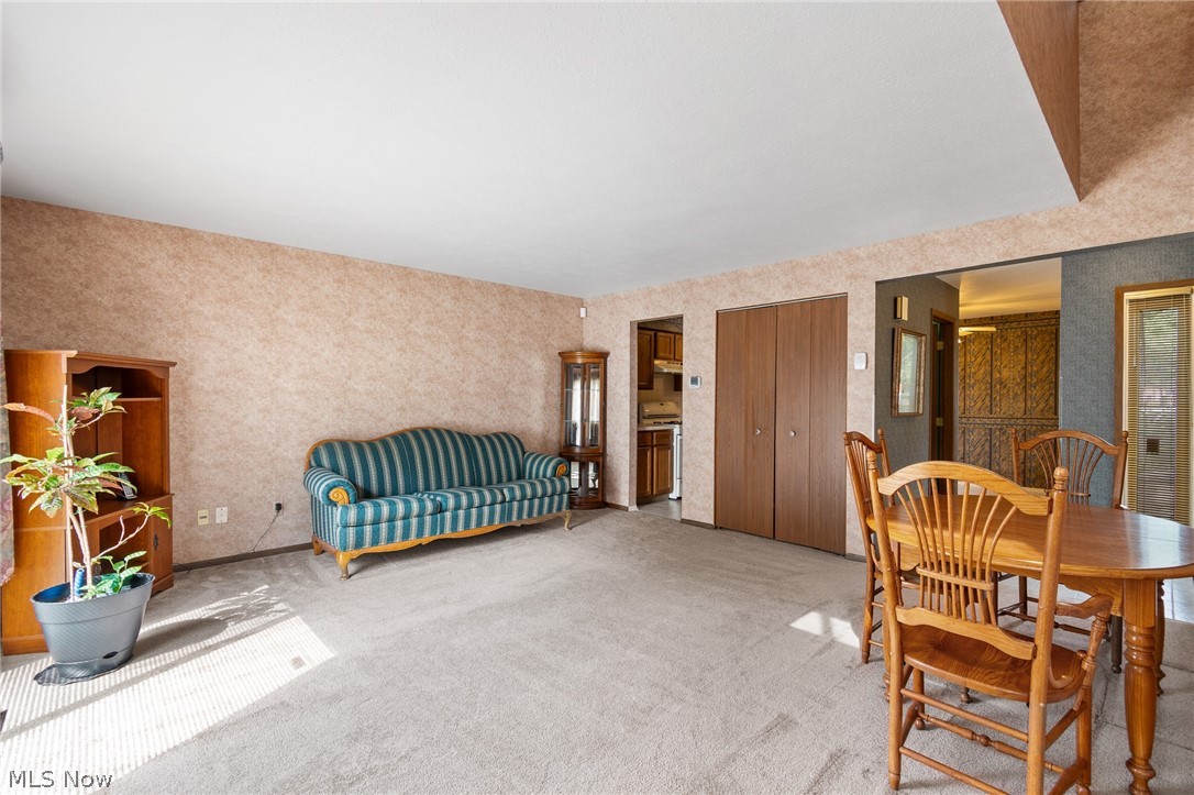 174 St. Clair Drive Akron OH 44307