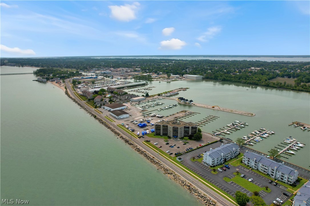 711 W Lakeshore Drive Port Clinton OH 43452