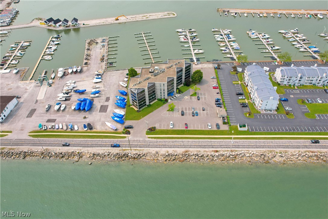 711 W Lakeshore Drive Port Clinton OH 43452