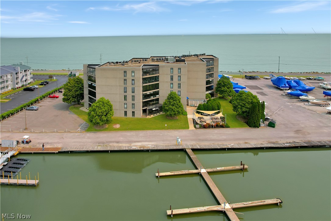 711 W Lakeshore Drive Port Clinton OH 43452
