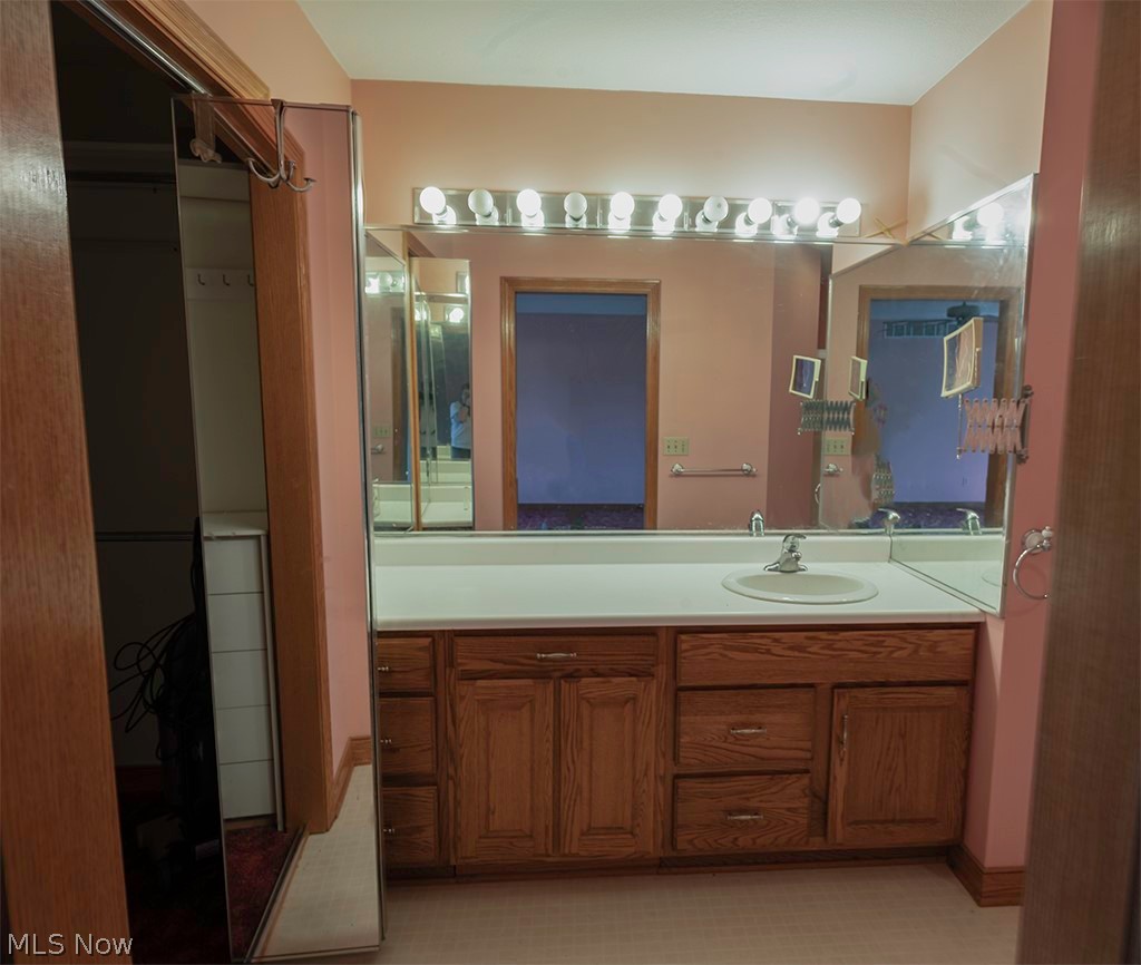 248 Cranberry Court Warren OH 44483