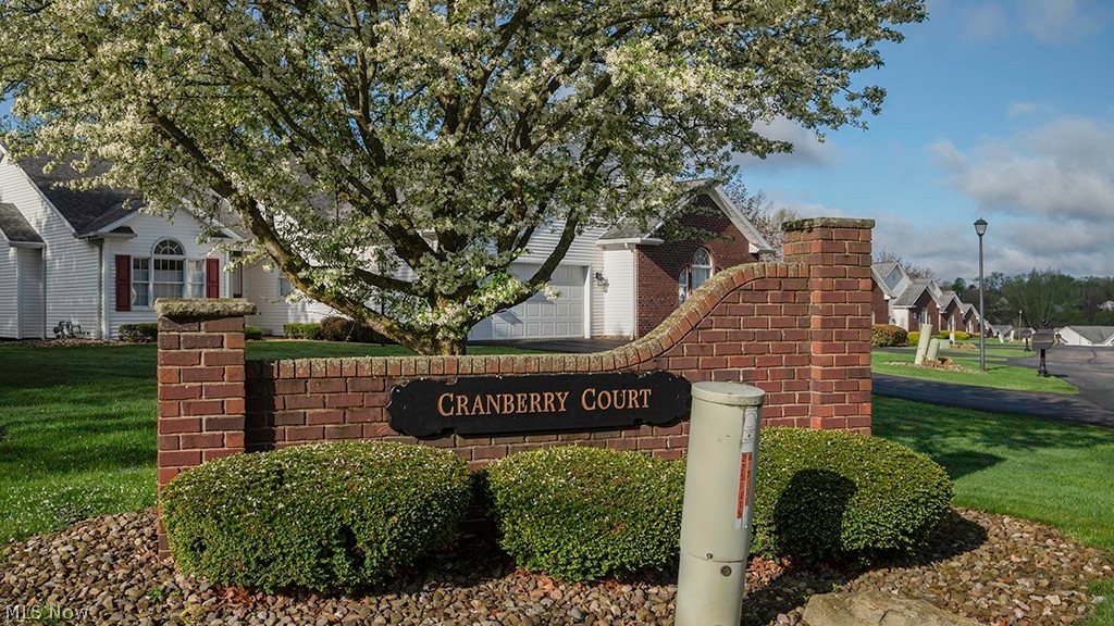 248 Cranberry Court Warren OH 44483