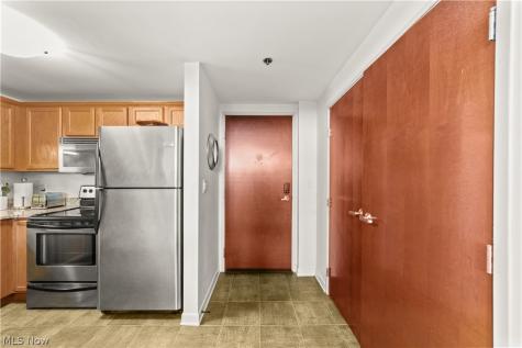 1133 W 9th Street Cleveland OH 44113