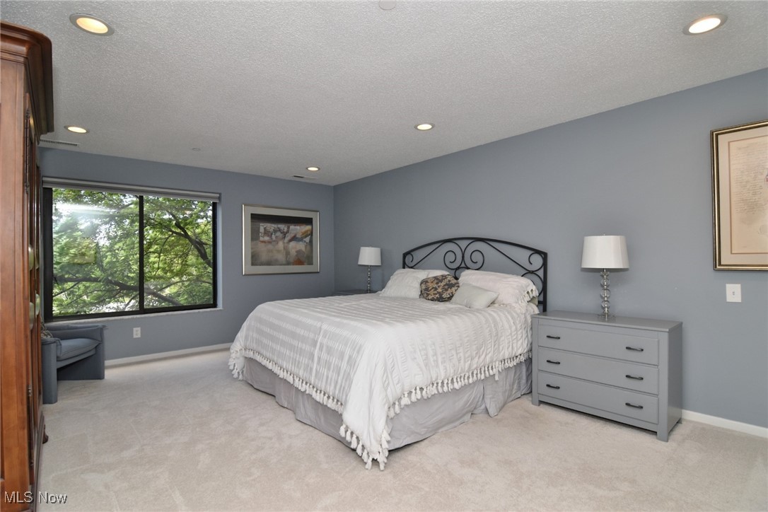 27500 Cedar Road Beachwood OH 44122