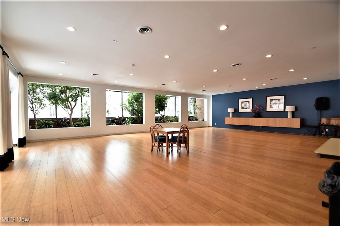 27500 Cedar Road Beachwood OH 44122