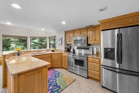 2180 Stone Creek Trail Cuyahoga Falls OH 44223
