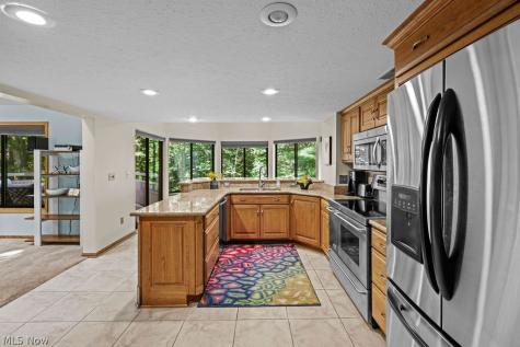 2180 Stone Creek Trail Cuyahoga Falls OH 44223