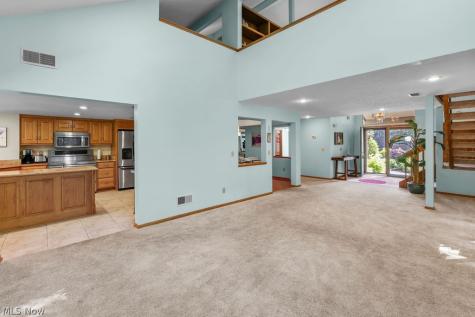 2180 Stone Creek Trail Cuyahoga Falls OH 44223