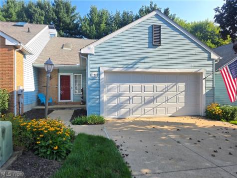 2213 Devon Court Akron OH 44312