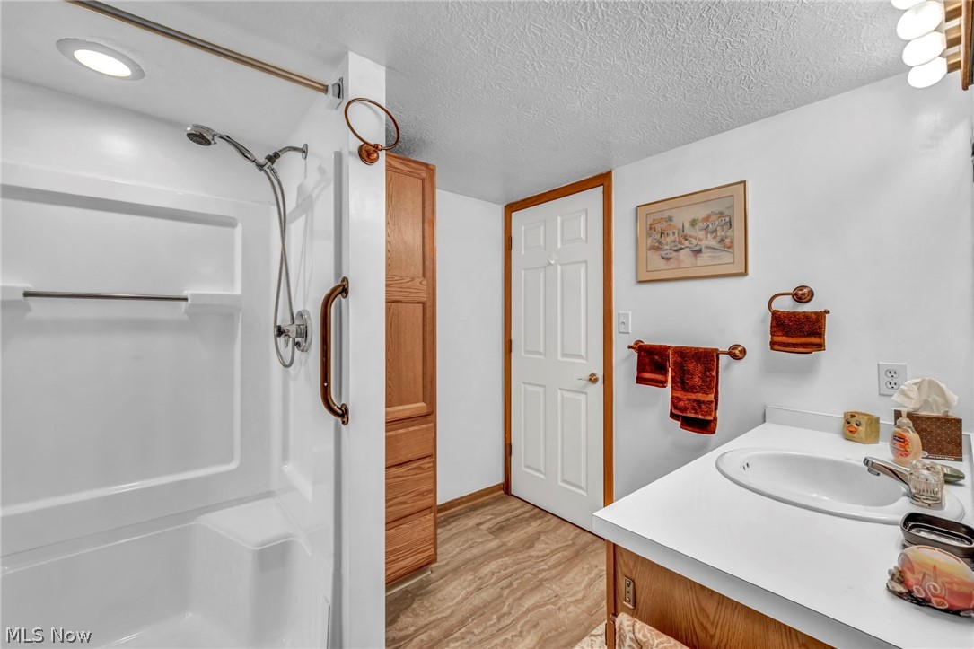 2213 Devon Court Akron OH 44312
