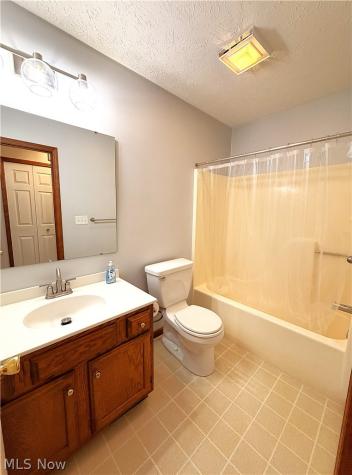 1933 Candlewood Drive Avon OH 44011