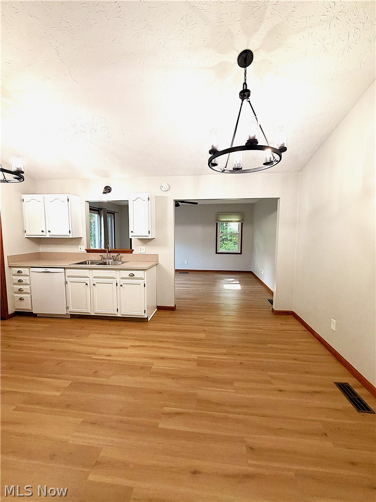 1933 Candlewood Drive Avon OH 44011