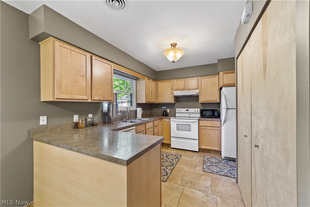 8713 Fox Rest Drive Brecksville OH 44141