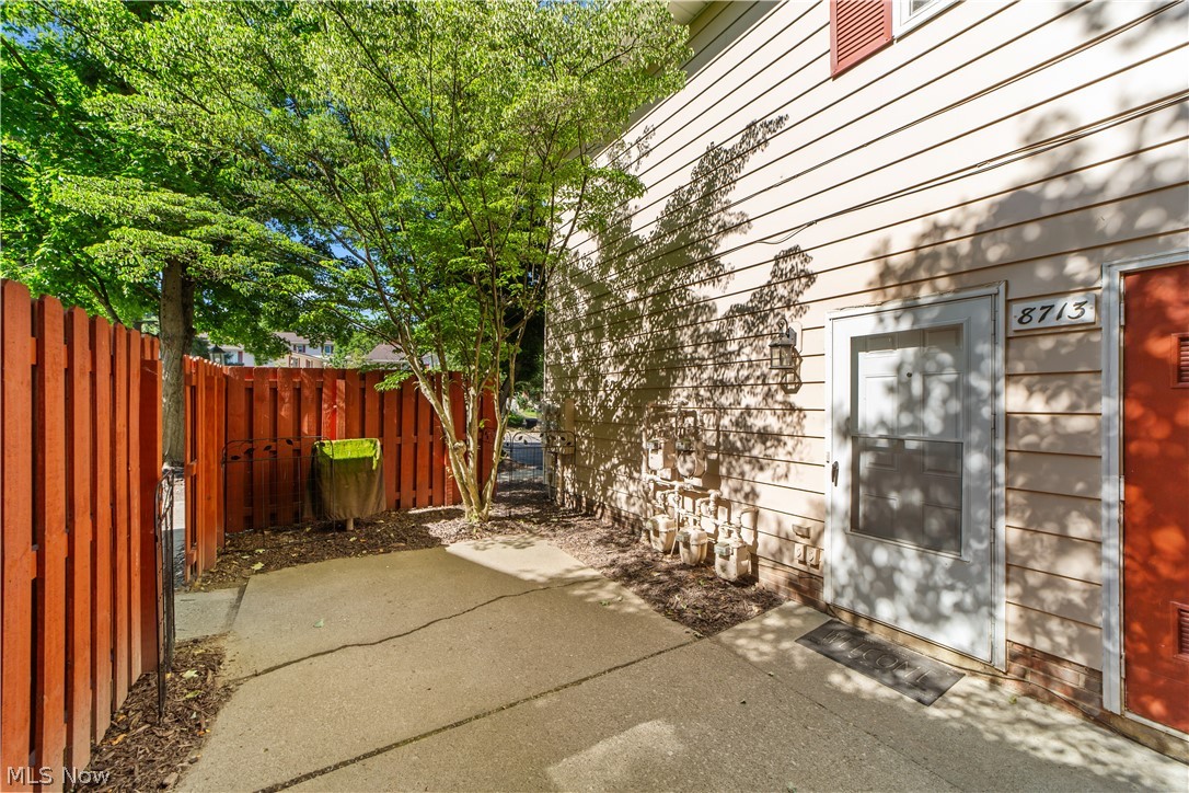 8713 Fox Rest Drive Brecksville OH 44141