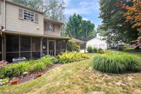 2927 Pleasant Street NW North Canton OH 44720