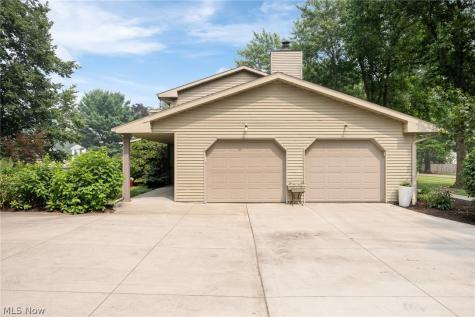 2927 Pleasant Street NW North Canton OH 44720