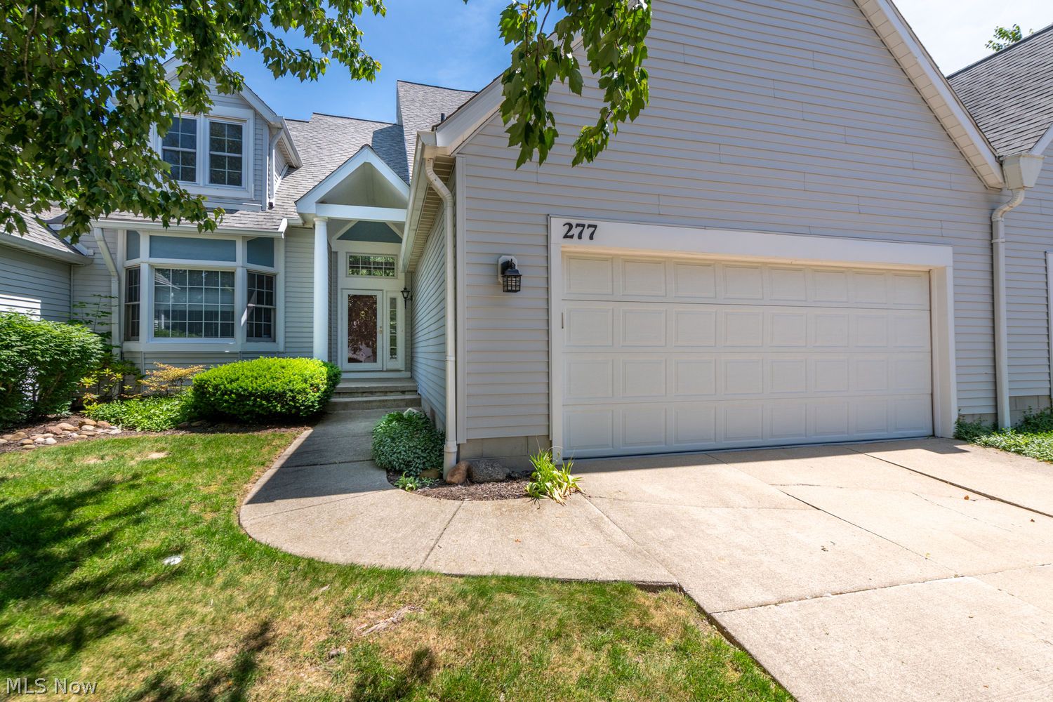 Akron OH, 277 Adena Trace