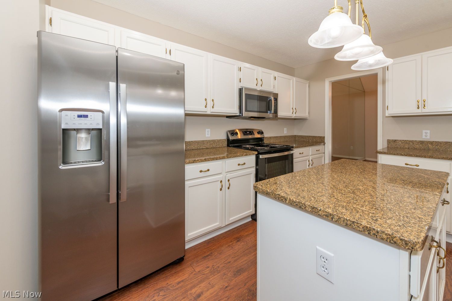277 Adena Trace Akron OH 44321