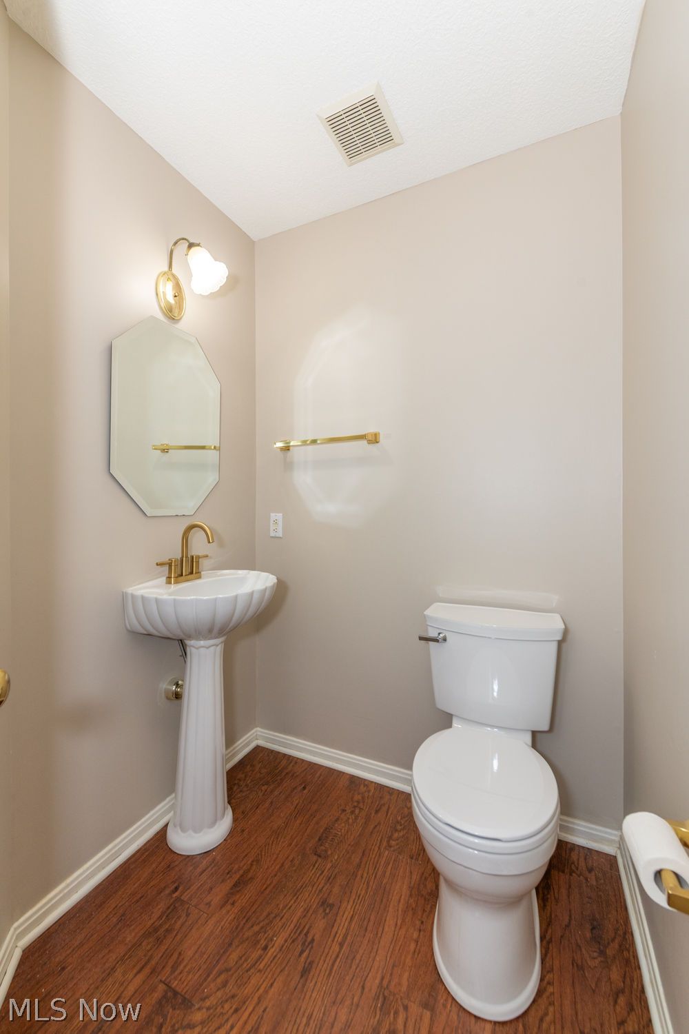 277 Adena Trace Akron OH 44321