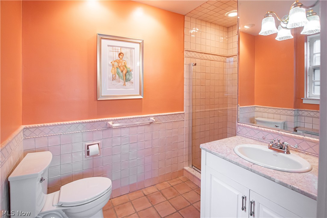 13715 Shaker Boulevard Cleveland OH 44120