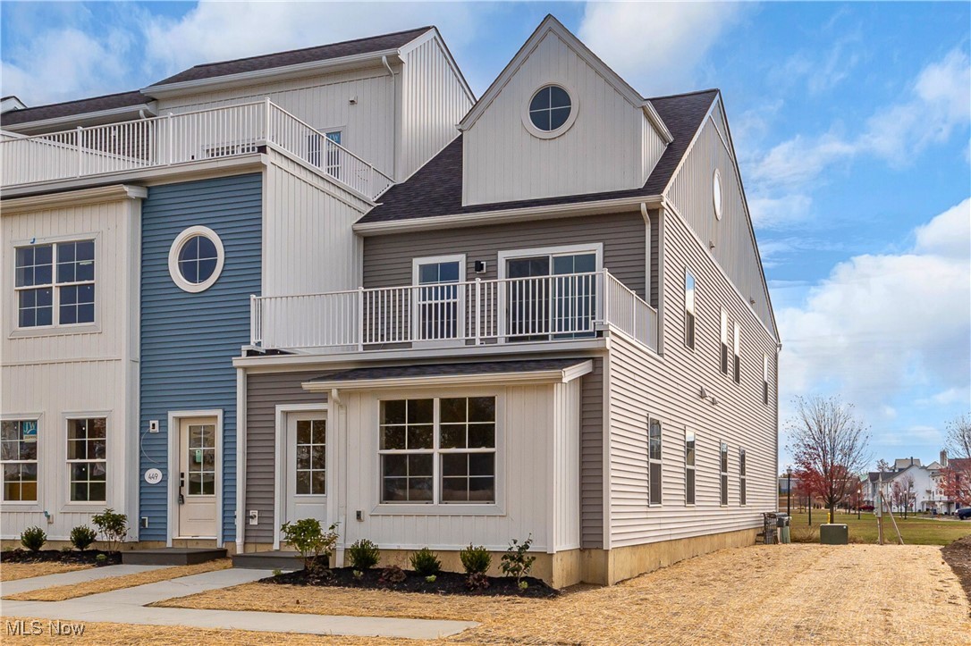445 Harbor Lane Lorain OH 44052
